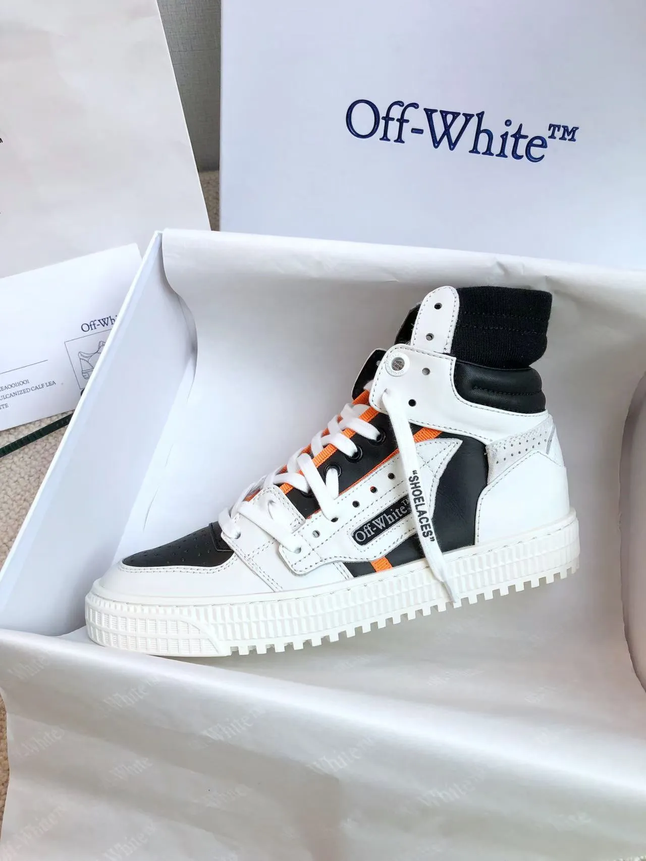 Men's men's shoes P660! 🌈🌈OFF WHITE🌈🌈 ⚡️Couple model⚡️🍓New color🍓 👉Ex-factory price: 130-45 The latest spring model of Gaobang street casual Martin style masterpiece, released the highest quality version on the market 👊 Series original mold opening, original lasting, production technology 1:1 original ➰🔜The best choice for more and more celebrities and Internet celebrities🔸In the classics Changes in the code🔸Innovate in the trend🔸Strive to break away from the shackles of bad street design🔝Although he is not the originator of fashion design, he is definitely a shining dark horse in avant-garde design🐴🆙Do not follow the trend🔅Not universal beauty🔅 Fabric💯First-layer cowhide Lining💯Imported skin-friendly and environmentally friendly polyester mesh Foot pads💯Original molded high-elastic environmentally friendly molding pads Midsole💯Original lasting process Outsole💯Rubber outsole Packaging💯Official website synchronized full set of packaging (brand wrapping paper, brand certificate, brand cloth bag)